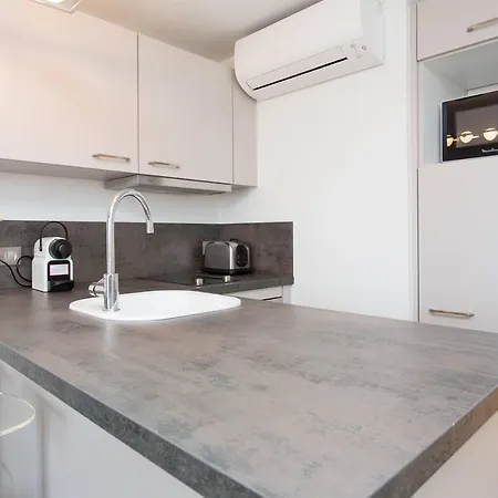 Apartment New 2 Bedrooms 300m From Palais Cannes