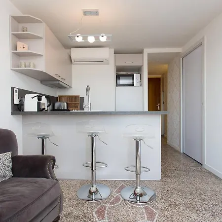 New 2 Bedrooms 300m From Palais *